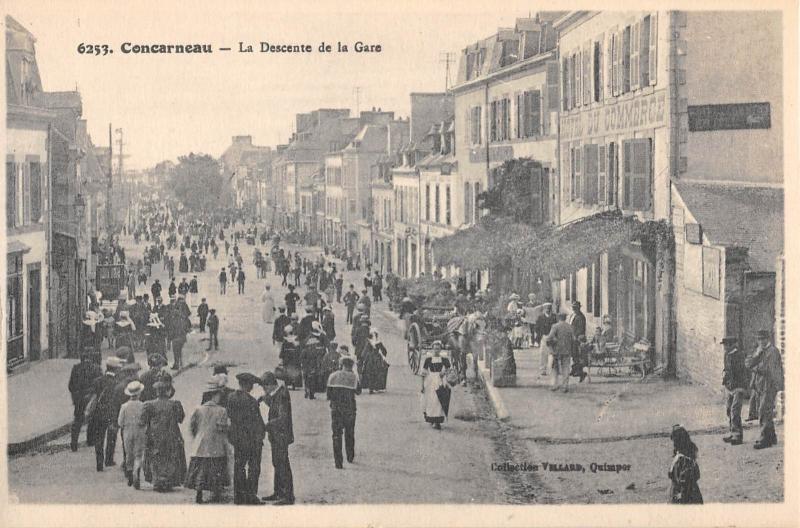 Carte postale ancienne Concarneau - La Descente De La Gare à Concarneau