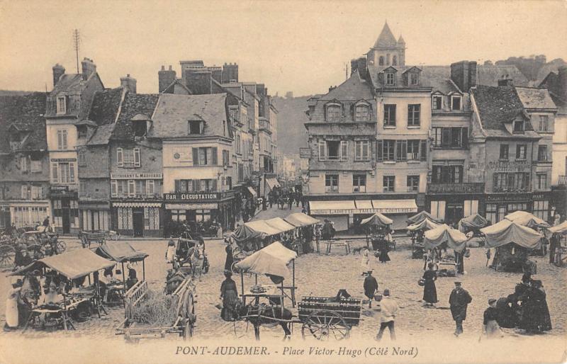 Carte postale ancienne Quimper - La Place Terre Aux Ducs à Quimper