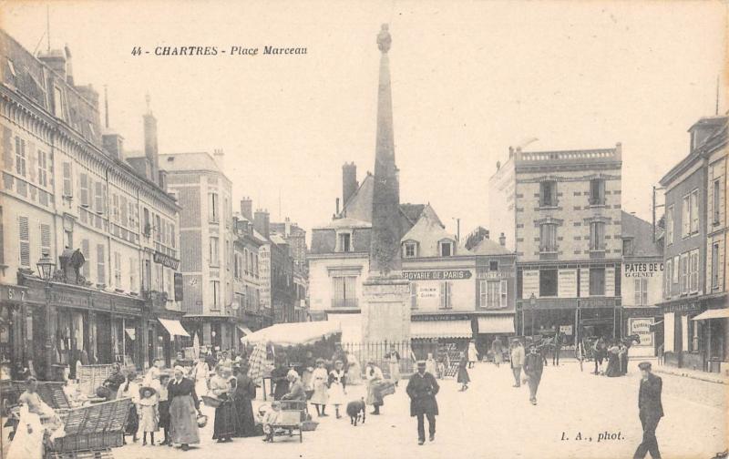 Carte postale ancienne Chartres - Place Marceau à Chartres