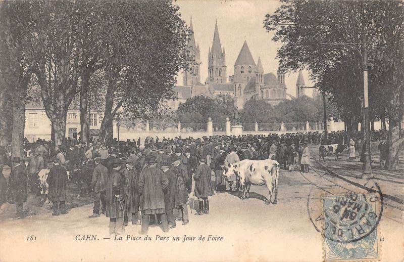 Carte postale ancienne Caen - La Place Du Parc Un Jour De Foire à Caen