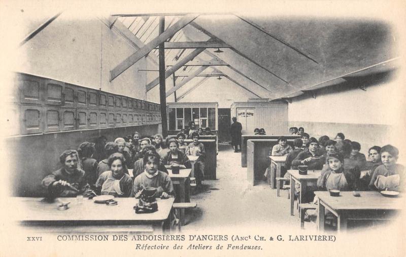 Carte postale ancienne Angers - Refectoire Des Ateliers De Fendeuses à Angers