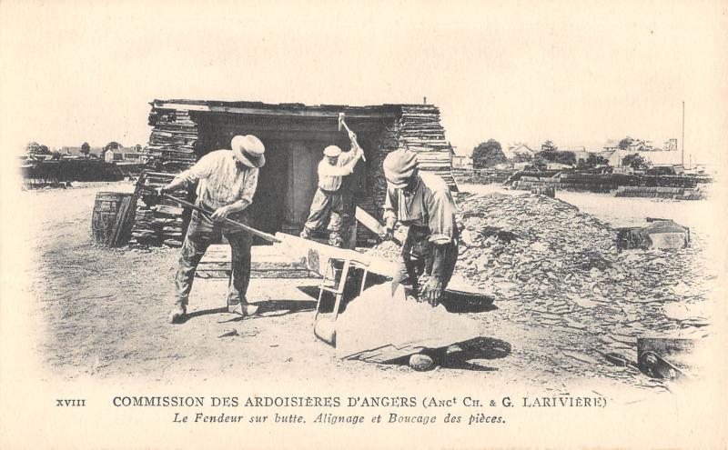 Carte postale ancienne Commission Des Ardoisieres D'Angers - Le Fendeur Sur Butte - Alignage à Angers