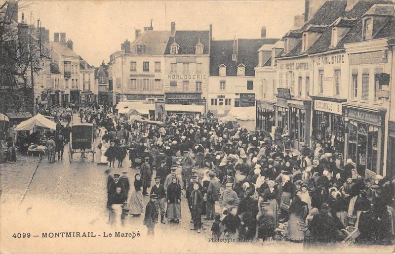 Carte postale ancienne Montmirail - Le Marche à Montmirail
