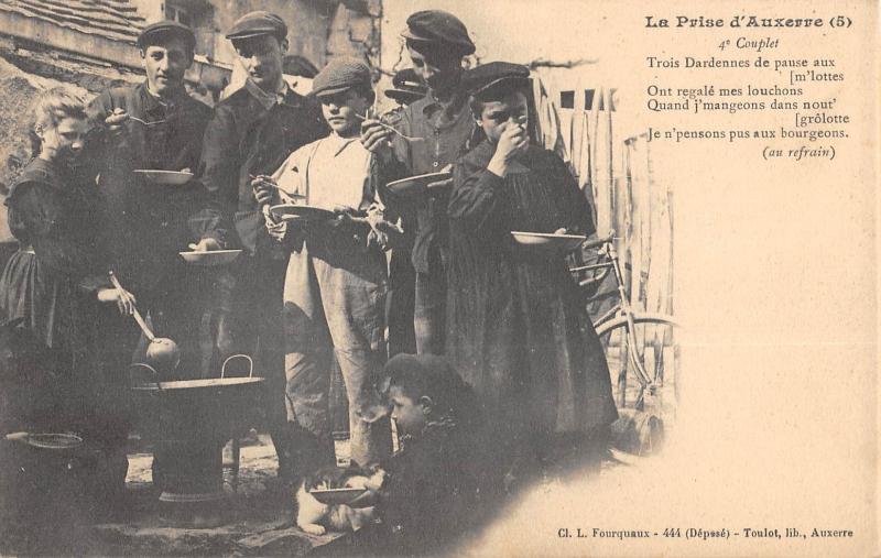 Carte postale ancienne La Prise D'Auxerre - Trois Dardennes De Pause à Auxerre