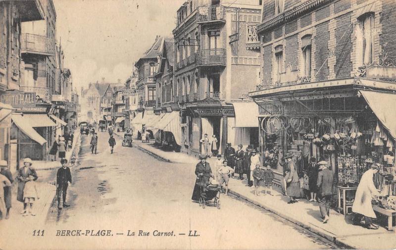 Carte postale ancienne Berck Plage - La Rue Carnot à Berck