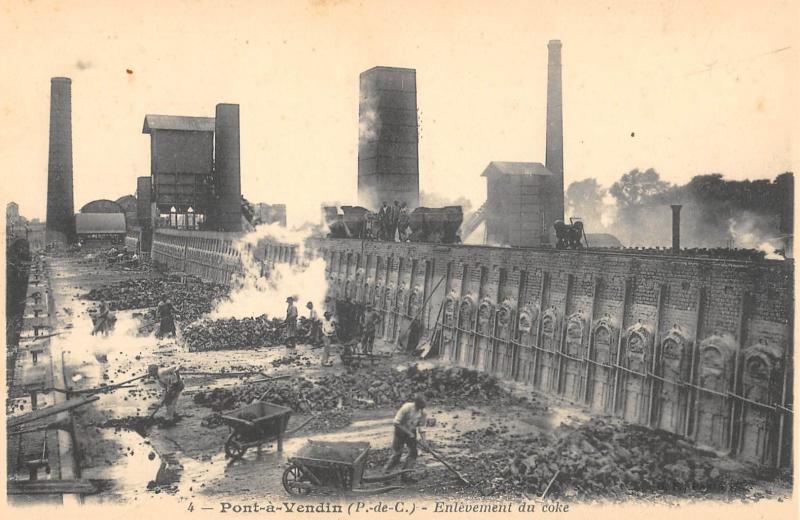 Carte postale ancienne Pont A Vendin - Enlevement Du Coke à Pont-à-Vendin