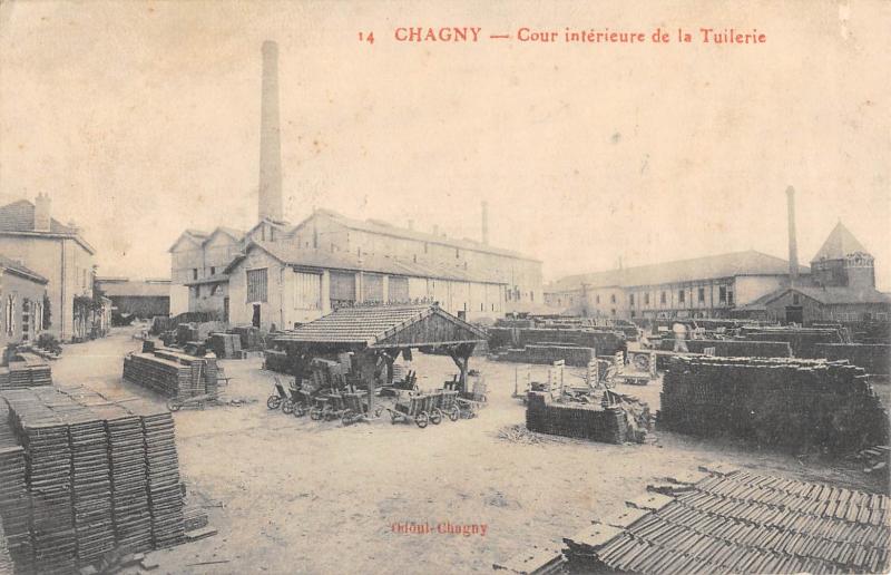Carte postale ancienne Chagny - Cour Interieure De La Tuilerie à Chagny