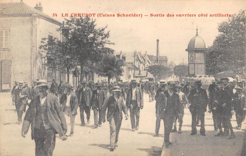 Carte postale ancienne Le Creusot - Sortie Des Ouvriers Cote Artillerie au Creusot