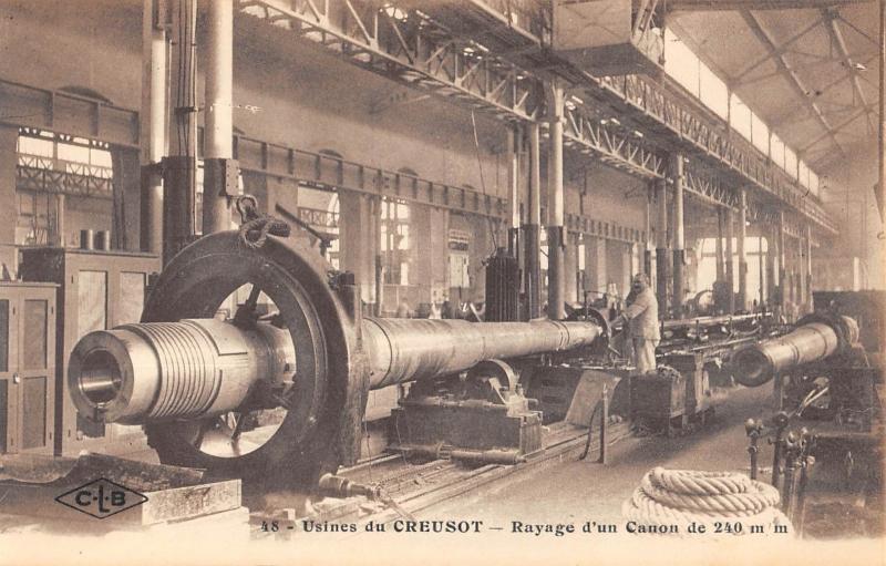Carte postale ancienne Usines Du Creusot - Rayage D'Un Canon De 240mm