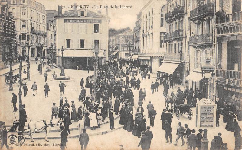 Carte postale ancienne Biarritz - Place De La Liberte à Biarritz