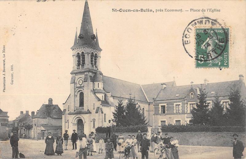 Carte postale ancienne Saint Ouen En Belin - Place De L'Eglise à Saint-Ouen-en-Belin