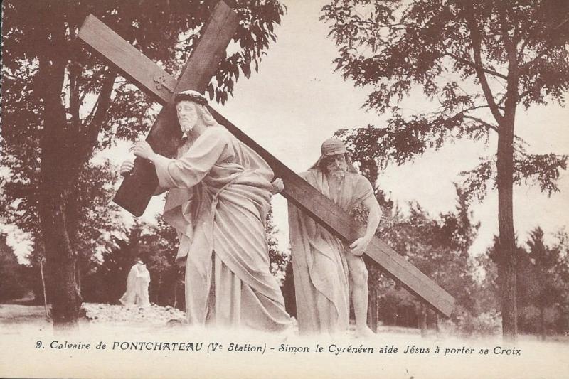Carte postale ancienne Calvaire de Pontchâteau (Vème Station) - Simon le Cyrénéen aide Jésus à porter sa Croix à Pontchâteau