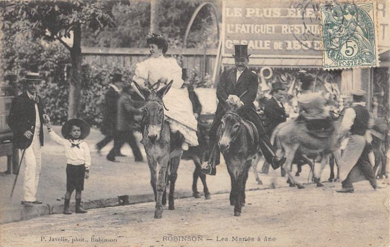 Carte postale ancienne Robinson - Les Maries A Ane