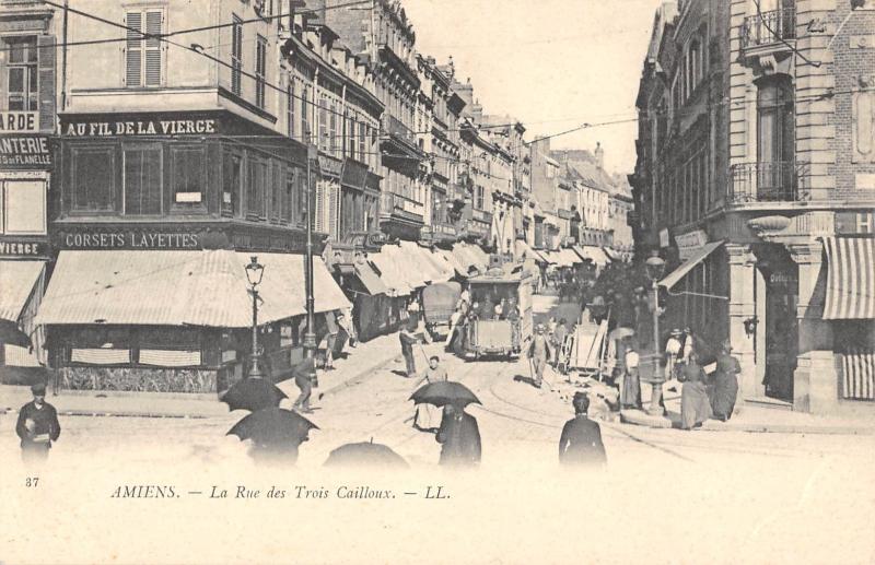 Carte postale ancienne Amiens - La Rue Des Troix Cailloux à Amiens