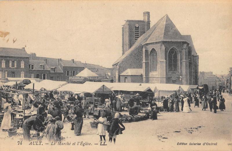 Carte postale ancienne Ault - Le Marche Et L'Eglise à Ault