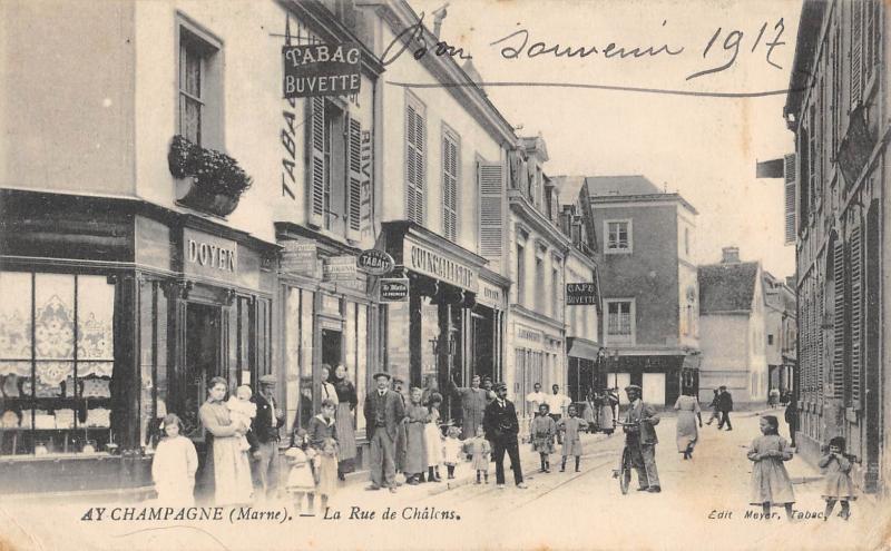 Carte postale ancienne Ay Champagne - La Rue De Chalons à Aÿ-Champagne