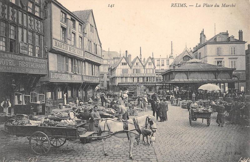 Carte postale ancienne Reims - La Place Du Marche à Reims