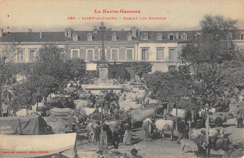 Carte postale ancienne Saint Gaudens - Marche Aux Bestiaux à Saint-Gaudens