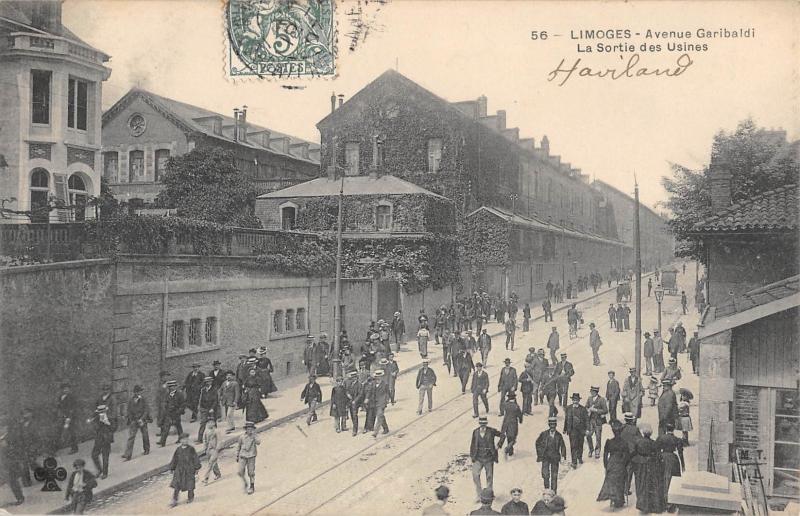 Carte postale ancienne Limoges - Avenue Garibaldi - La Sortie Des Usines à Limoges