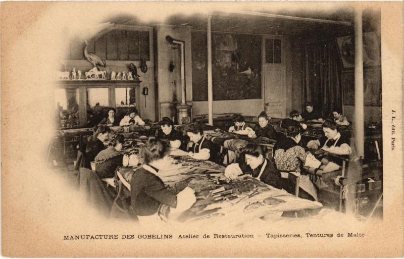 Carte postale ancienne Paris 13e Manufacture des Gobelins Atelier de restauration à Paris 13e