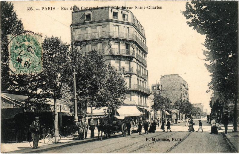 Carte postale ancienne Rue de la Convention prise de la rue Saint-Charles à Paris 15e