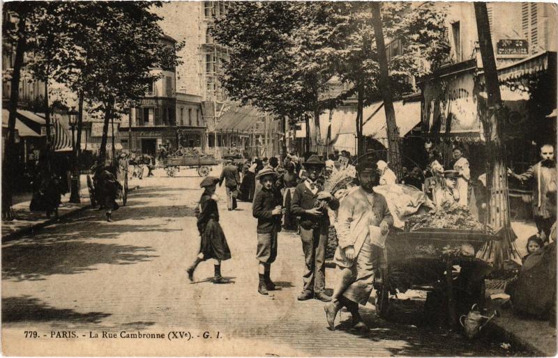 Carte postale ancienne La Rue Cambronne à Paris 15e