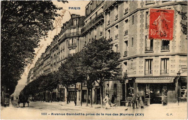 Carte postale ancienne Avenue Gambetta prise de la rue des Muriers à Paris 20e