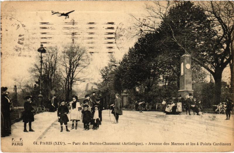 Carte postale ancienne Parc des Buttes-Chaumont - Avenue des Marnes et les 4 Points Cardinaux à Paris 19e