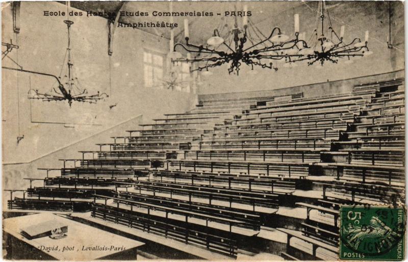 Carte postale ancienne Ecole des Hautes Etudes Commerciales - Amphithéâtre à Paris 17e