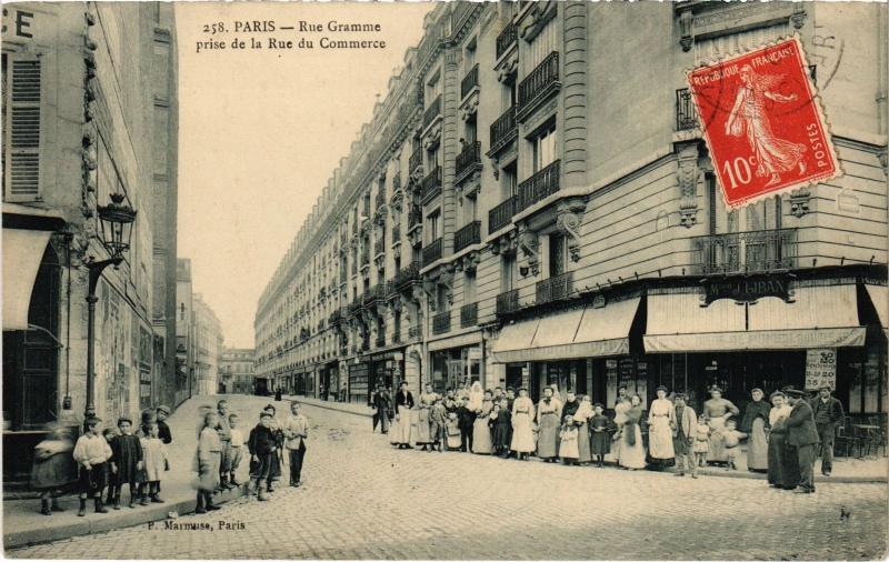 Carte postale ancienne Rue Gramme prise de la Rue du Commerce à Paris 15e