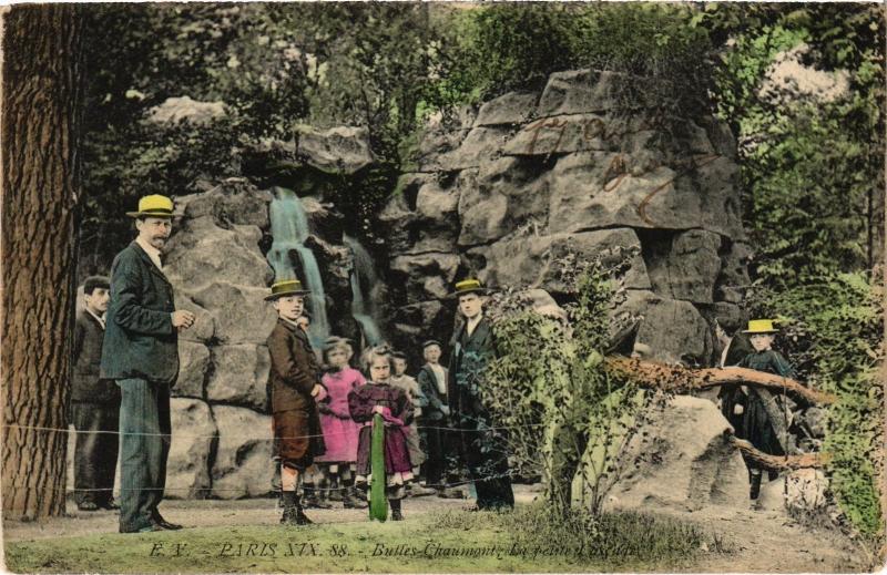 Carte postale ancienne Buttes-Chaumont - La Petite Cascade à Paris 19e