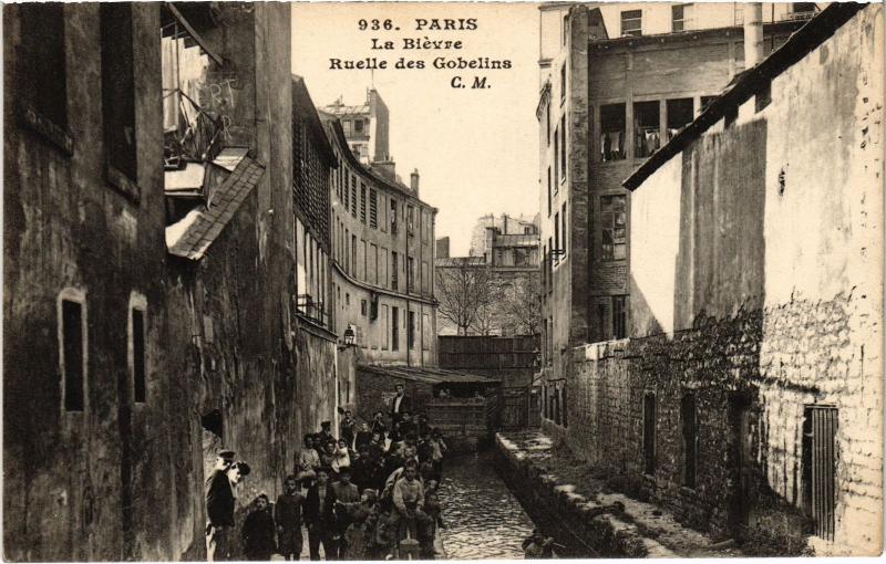 Carte postale ancienne La Bièvre - Ruelle des Gobelins à Paris 13e