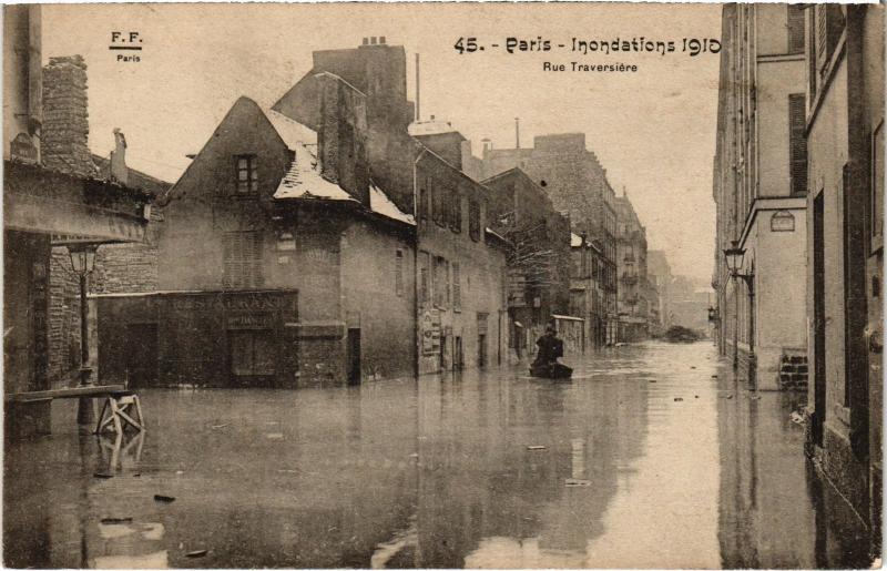 Carte postale ancienne Inondations 1910 - Rue Traversière à Paris 12e