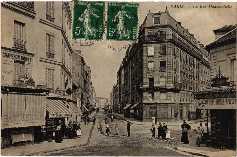 Carte postale ancienne La Rue Mademoiselle à Paris 15e