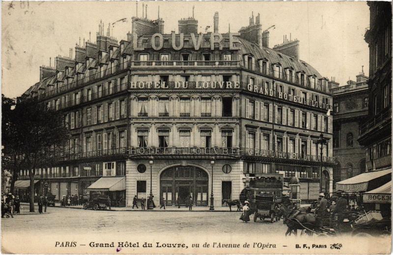 Carte postale ancienne Paris 1e Grand Hotel du Louvre Avenue de l'Opéra à Paris 1er