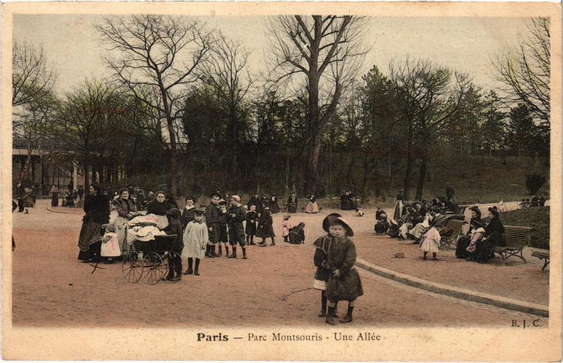 Carte postale ancienne Parc Montsouris - Une allée à Paris 14e