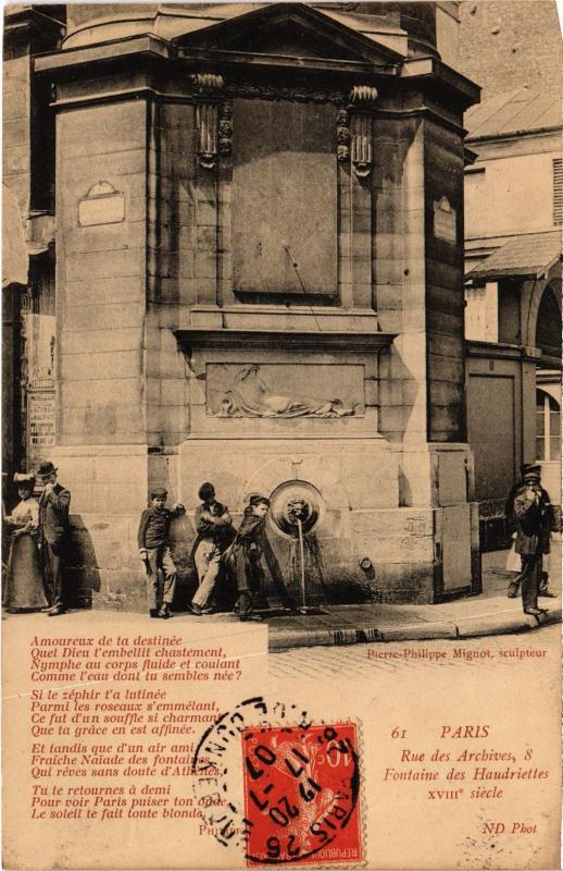 Carte postale ancienne Paris 3e Rue des Archives Fontaine des Haudriettes à Paris 3e