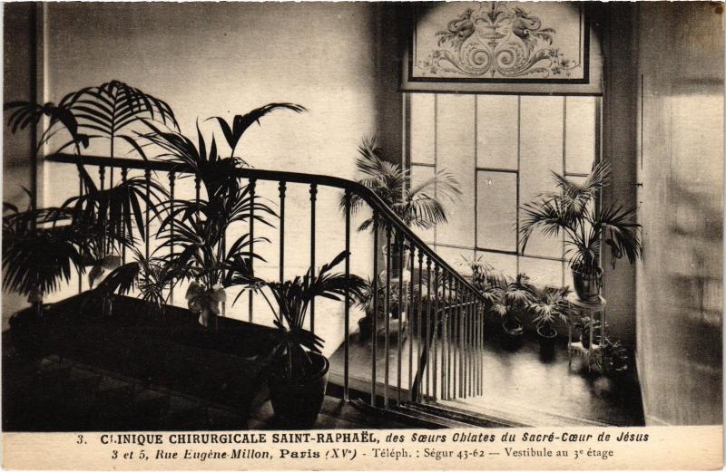 Carte postale ancienne Clinique Chirurgicale Saint-Raphaël, des Soeurs Oblates du Sacré-Coeur de Jésus - Rue Eugène-Million - Vestibule au 3e étage à Paris 15e