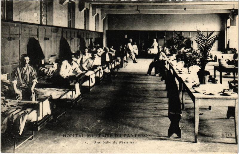 Carte postale ancienne Paris 5e Hopital militaire du Panthéon Salle des Malades à Paris 5e