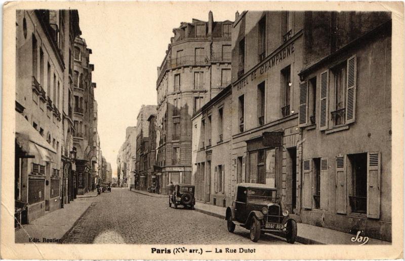 Carte postale ancienne La Rue Dutot à Paris 15e