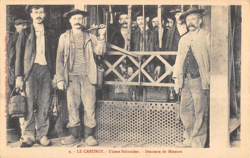 Carte postale ancienne Le Creusot - Usines Schneider - Descente Des Mineurs au Creusot