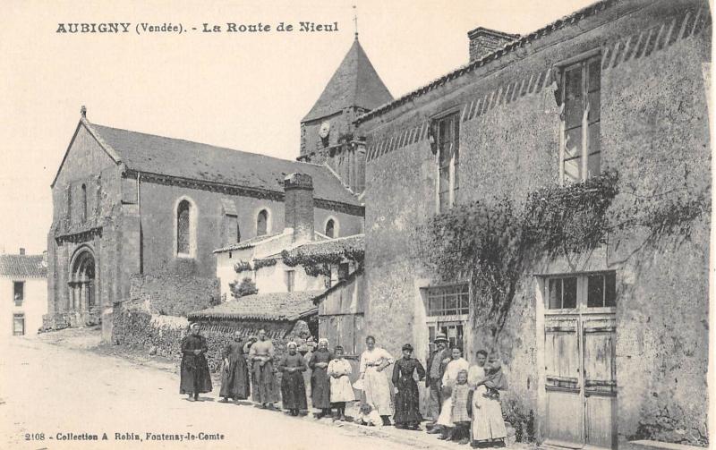 Carte postale ancienne Aubigny - La Route De Nieul