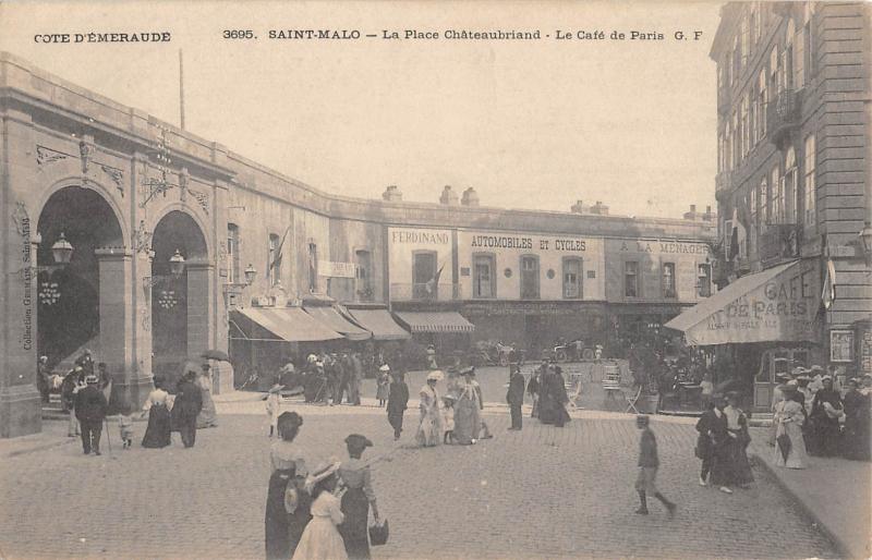 Carte postale ancienne Saint Malo - La Place Chateaubriand - Le Cafe De Paris à Saint-Malo