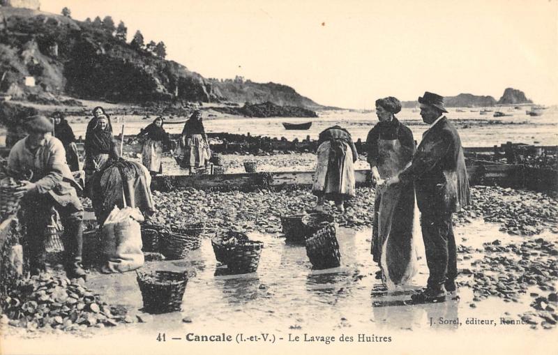 Carte postale ancienne Cancale - Le Lavage Des Huitres à Cancale