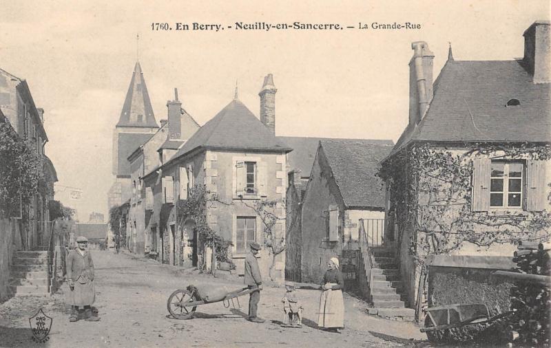Carte postale ancienne Neuilly En Sancerre - La Grande Rue à Neuilly-en-Sancerre