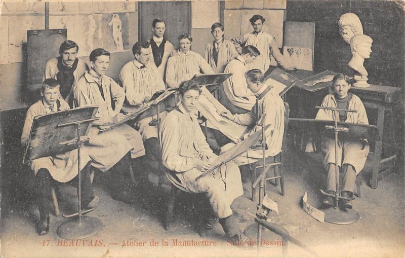 Carte postale ancienne Beauvais - Atelier De La Manufacture - Salle De Dessin à Beauvais