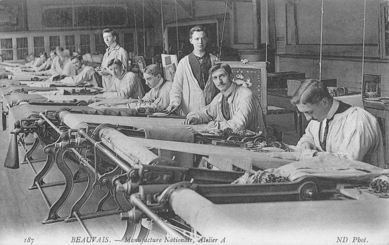 Carte postale ancienne Beauvais - La Manufacture Nationale - Atelier A à Beauvais
