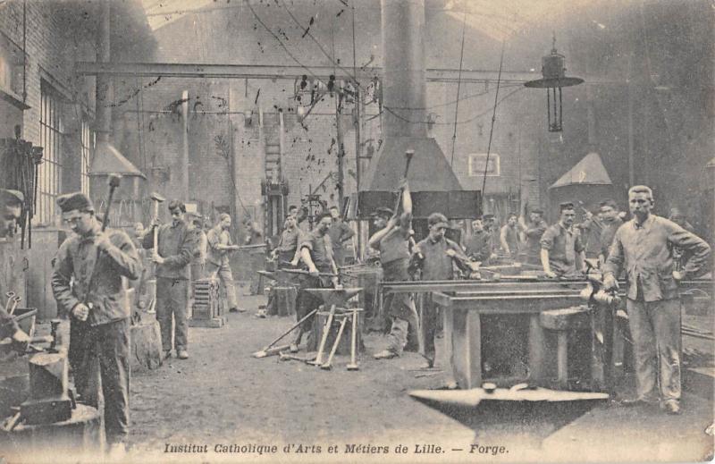 Carte postale ancienne Institut Catholique D'Arts Et Metiers De Lille - Forge à Lille