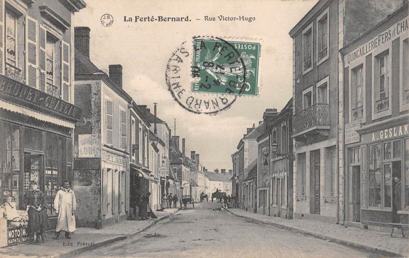 Carte postale ancienne La Ferte Bernard - Rue Victor Hugo