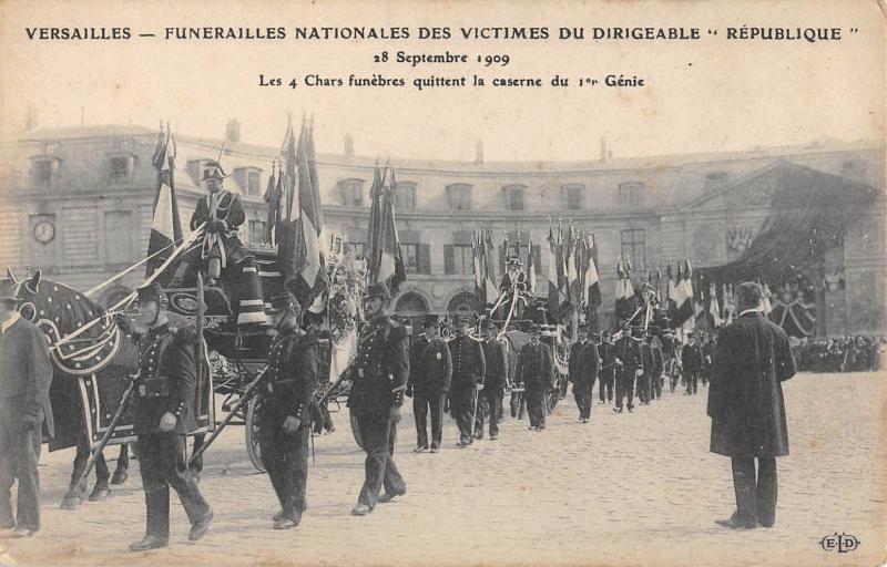 Carte postale ancienne Versailles - Funerailles Nationales Des Victimes Du Dirigeable Republique à Versailles